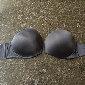 Black strapless bra - great condition!